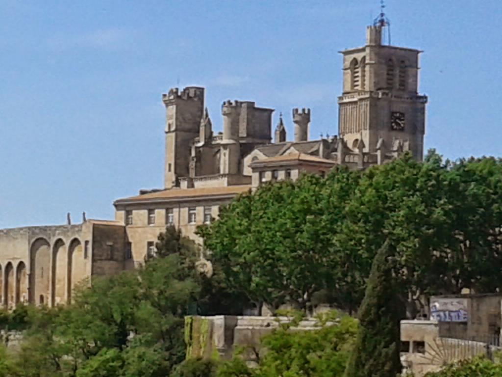 Venez Rever Beziers Centre Et Gare Il Y A Plus Cher Mais C Est Moins Bien Kültér fotó